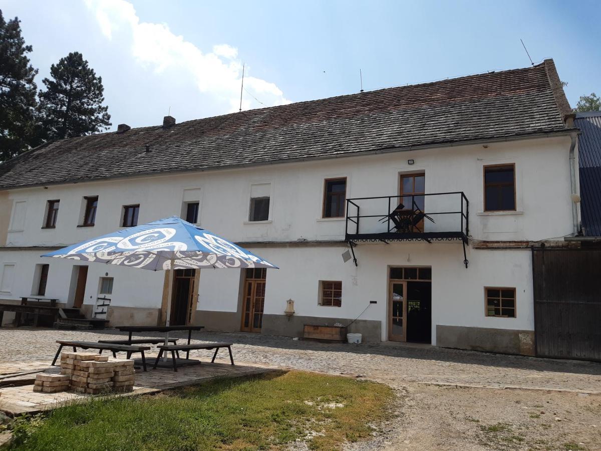 Appartamento Stáj Zakšín - špejchar Dubá Esterno foto